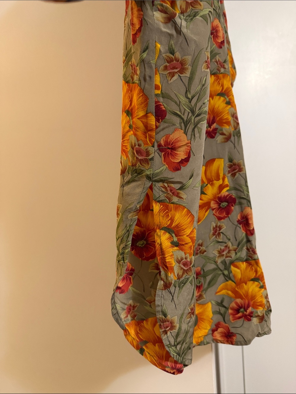 Saks fifth avenue silk Olive Floral Button Yellow & Orange Blooms size blouse M - Picture 5 of 5
